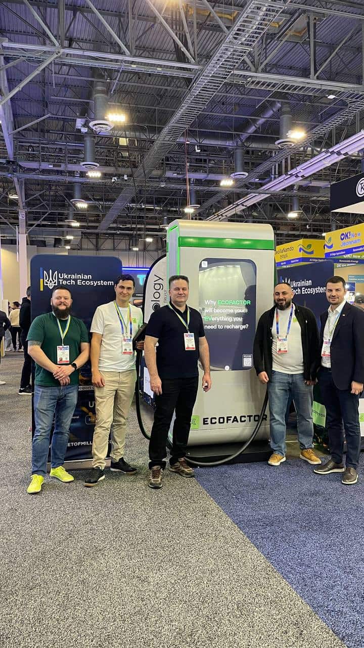 Команда ECOFACTOR на CES 2025
