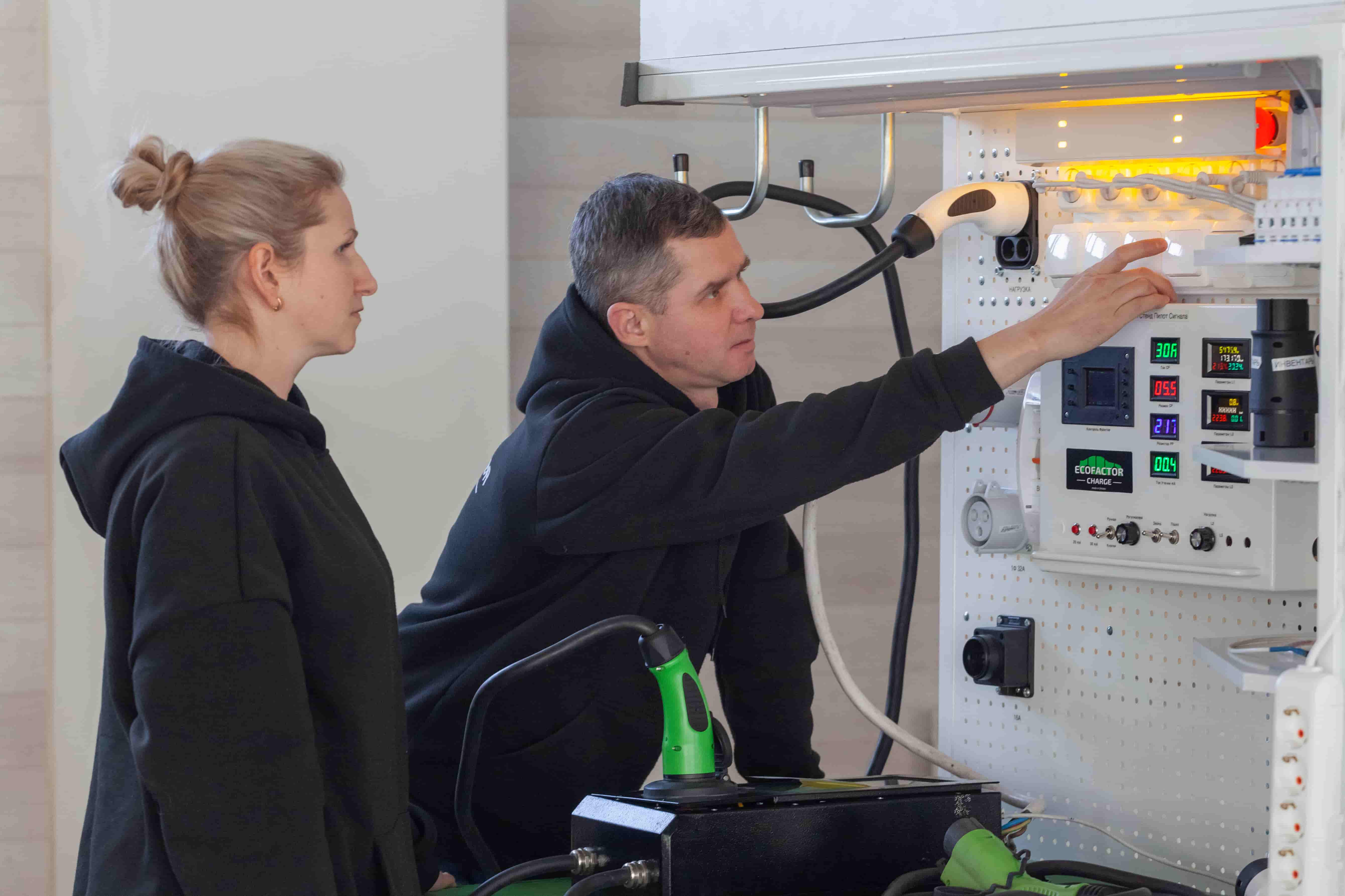 Команда ECOFACTOR на виробниутві