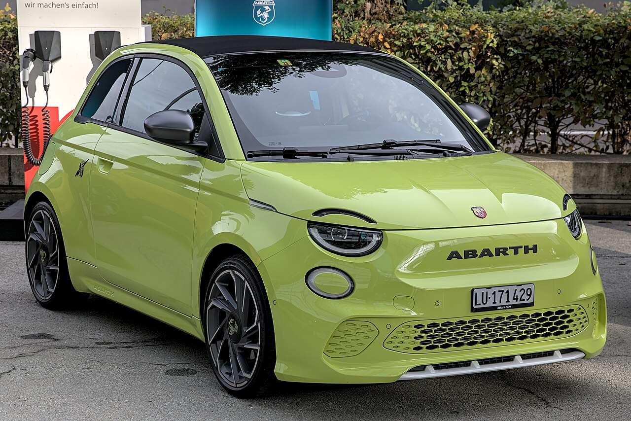 Abarth 500e Cabrio, 2023