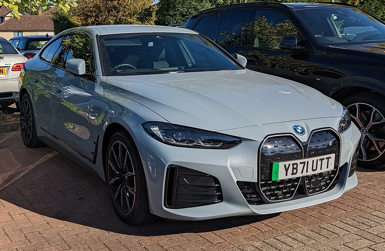 BMW i4