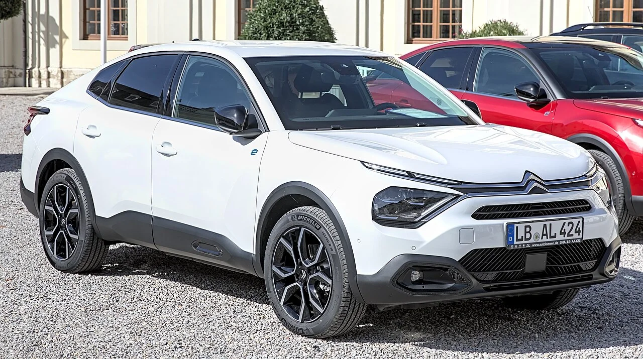 Citroen e-C4 X