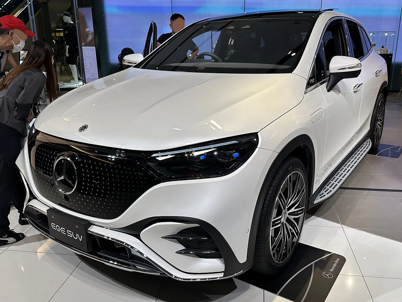 Mercedes-Benz EQE SUV