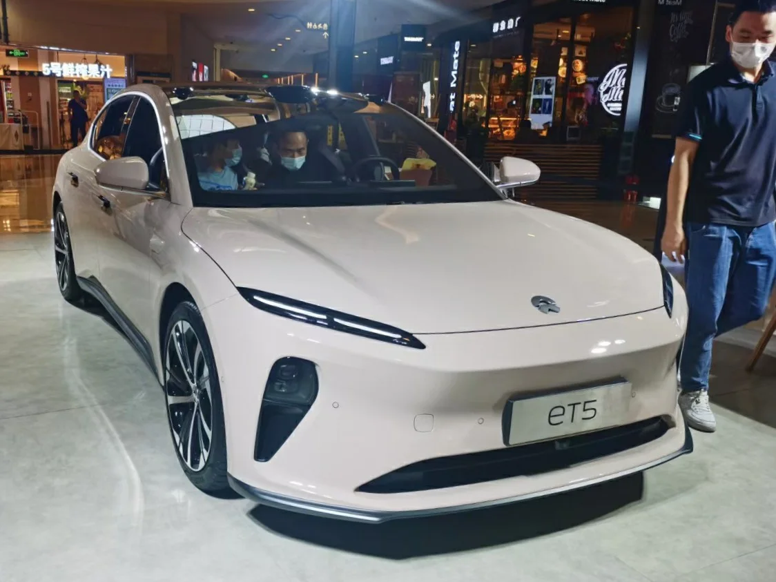NIO ET5
