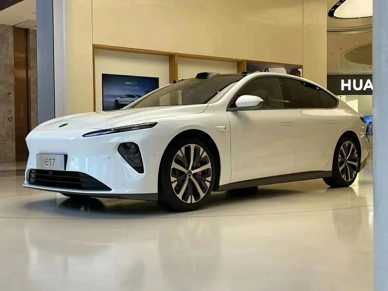 NIO ET7