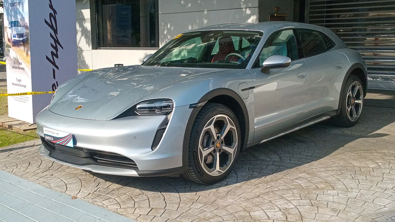 Porsche Taycan 4 Cross Turismo, 2024