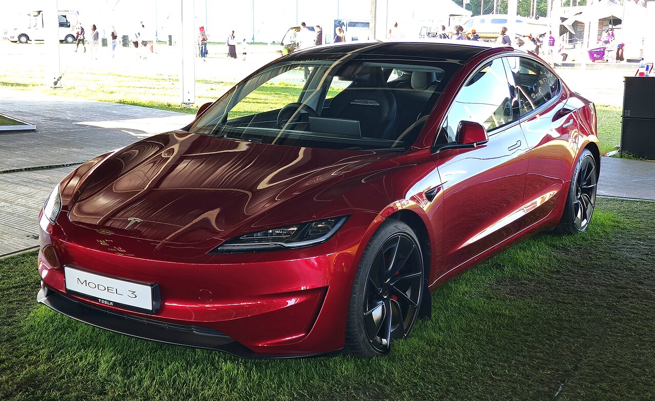 Tesla Model 3, 2024